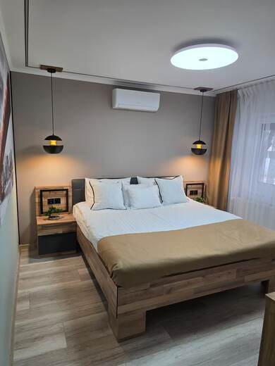 Rosiorilor INN — 12